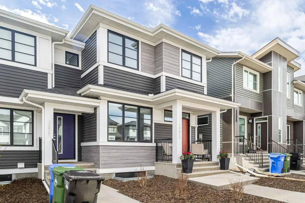 19825 45 Street SE Calgary AB T3M 3B5