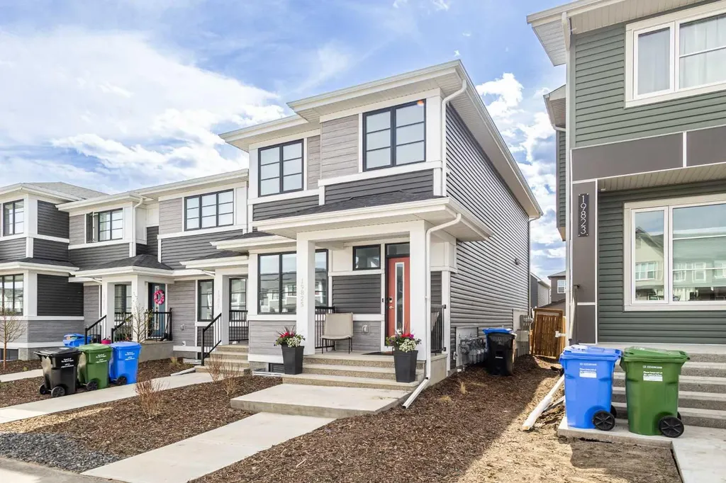 19825 45 Street SE Calgary AB T3M 3B5