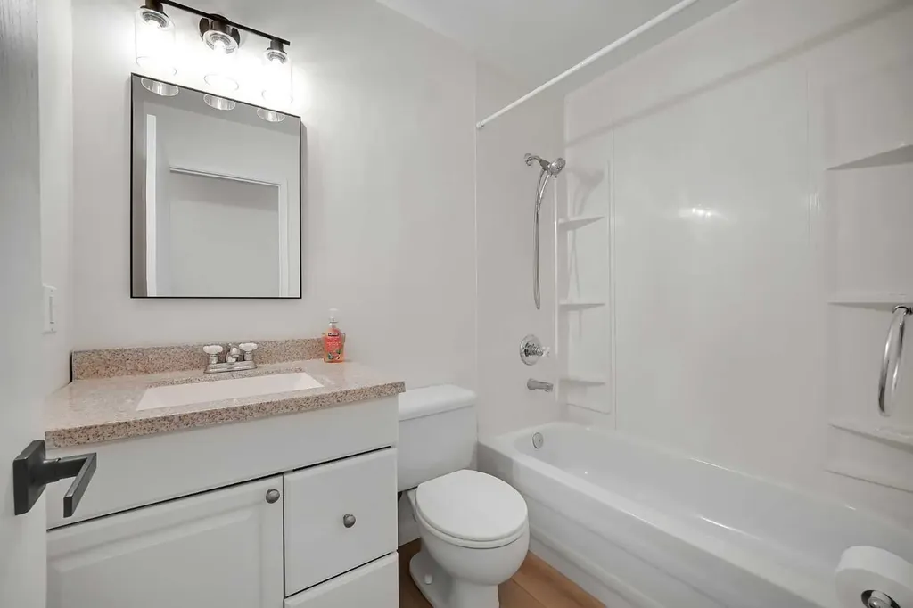 544 Blackthorn Road NE Calgary AB T2K 5J5