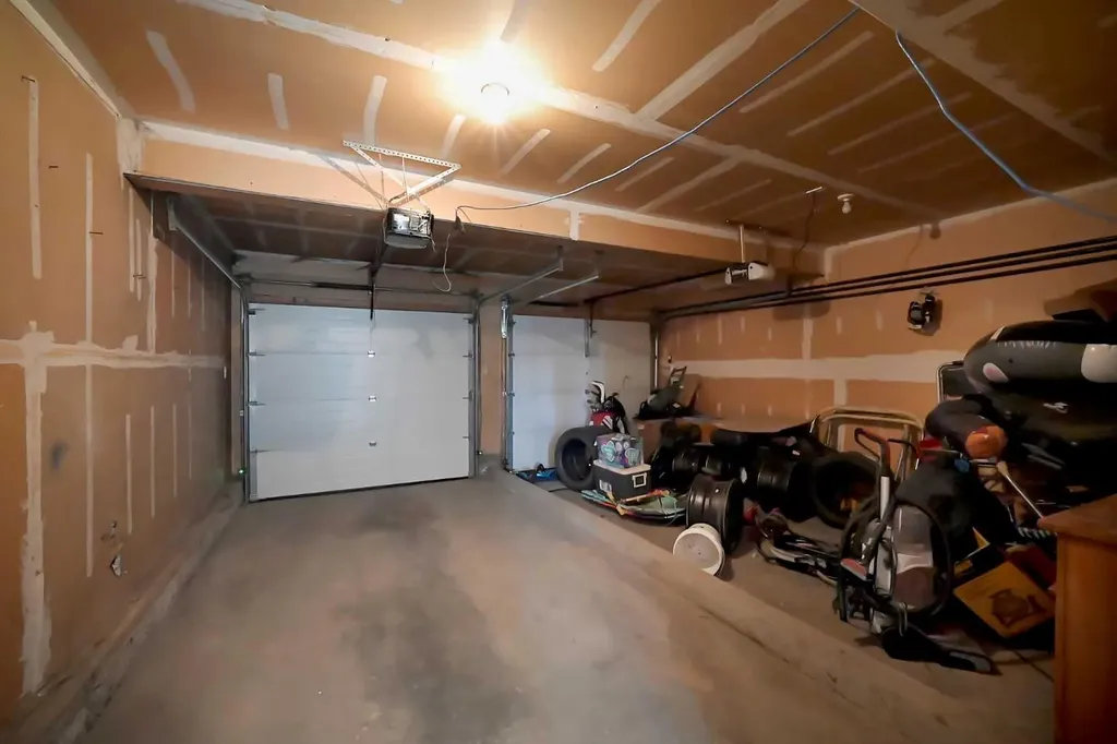 544 Blackthorn Road NE Calgary AB T2K 5J5