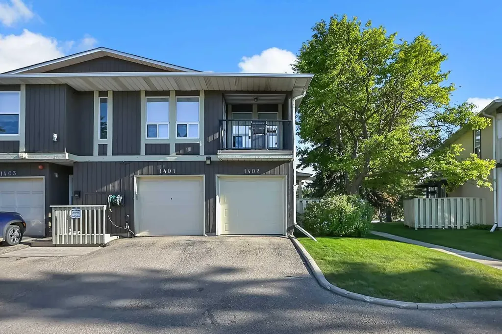 544 Blackthorn Road NE Calgary AB T2K 5J5