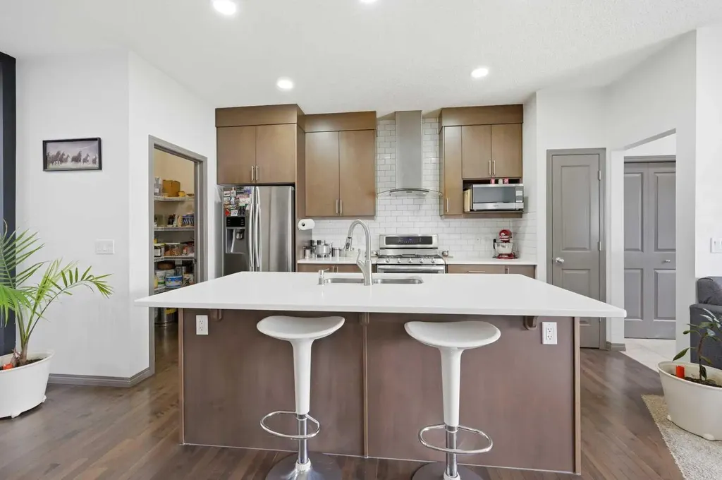 19 Skyview Point Road NE Calgary AB T3N0G9