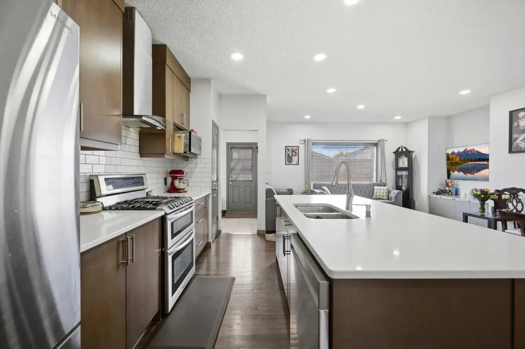 19 Skyview Point Road NE Calgary AB T3N0G9