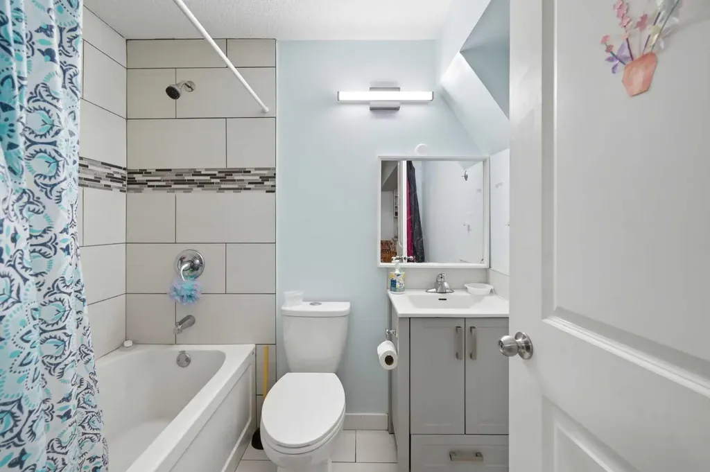 19 Skyview Point Road NE Calgary AB T3N0G9