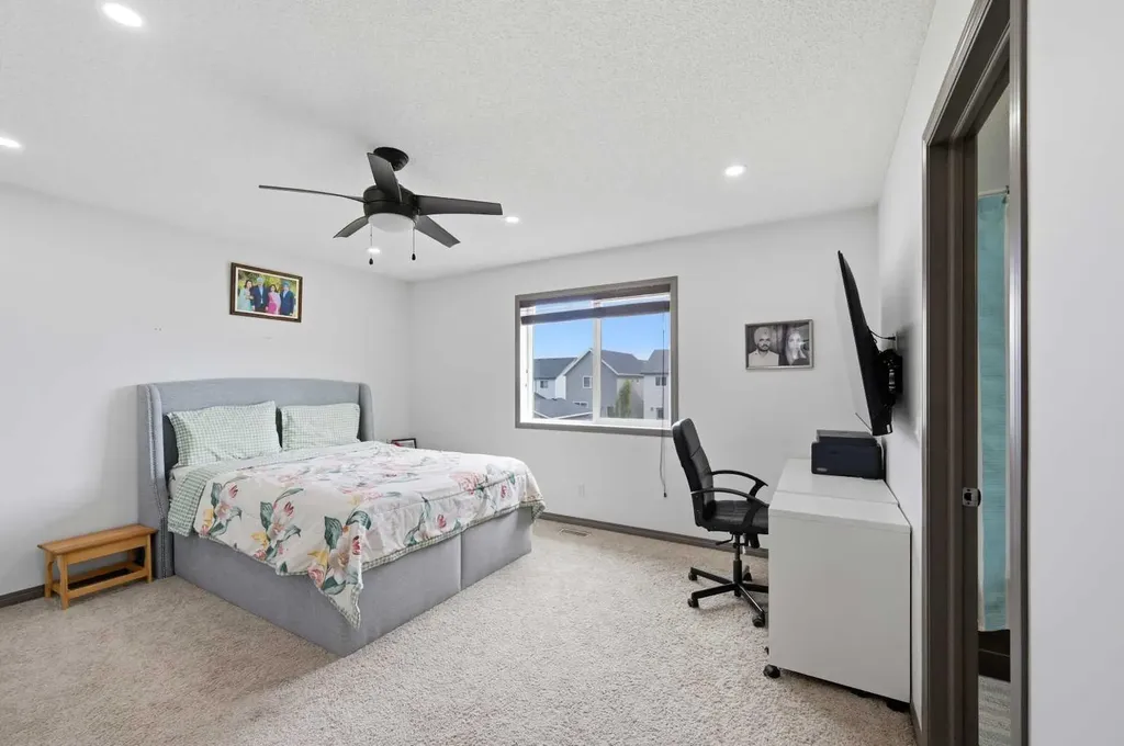 19 Skyview Point Road NE Calgary AB T3N0G9