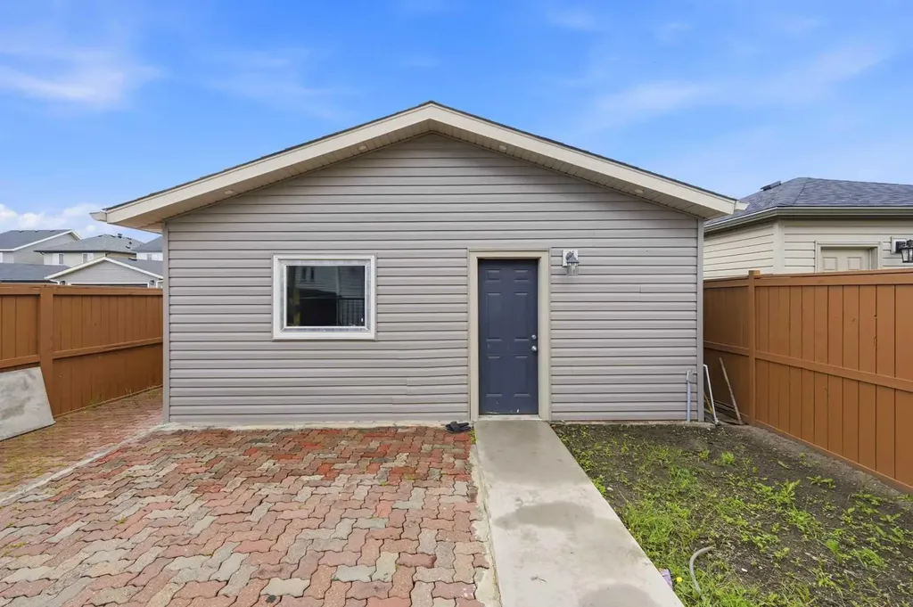 19 Skyview Point Road NE Calgary AB T3N0G9