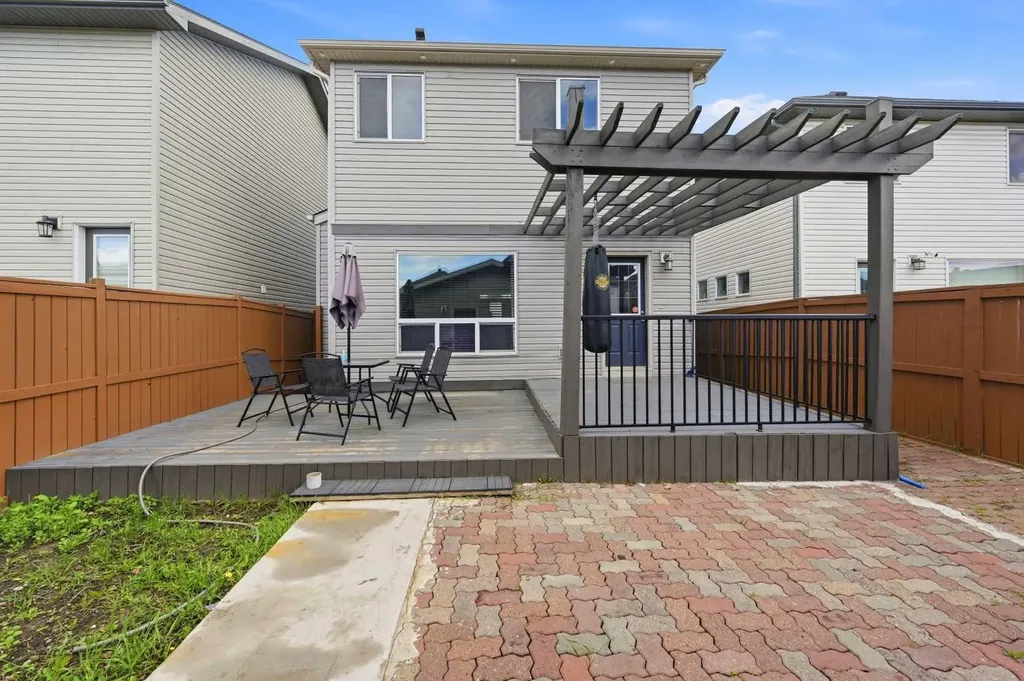 19 Skyview Point Road NE Calgary AB T3N0G9