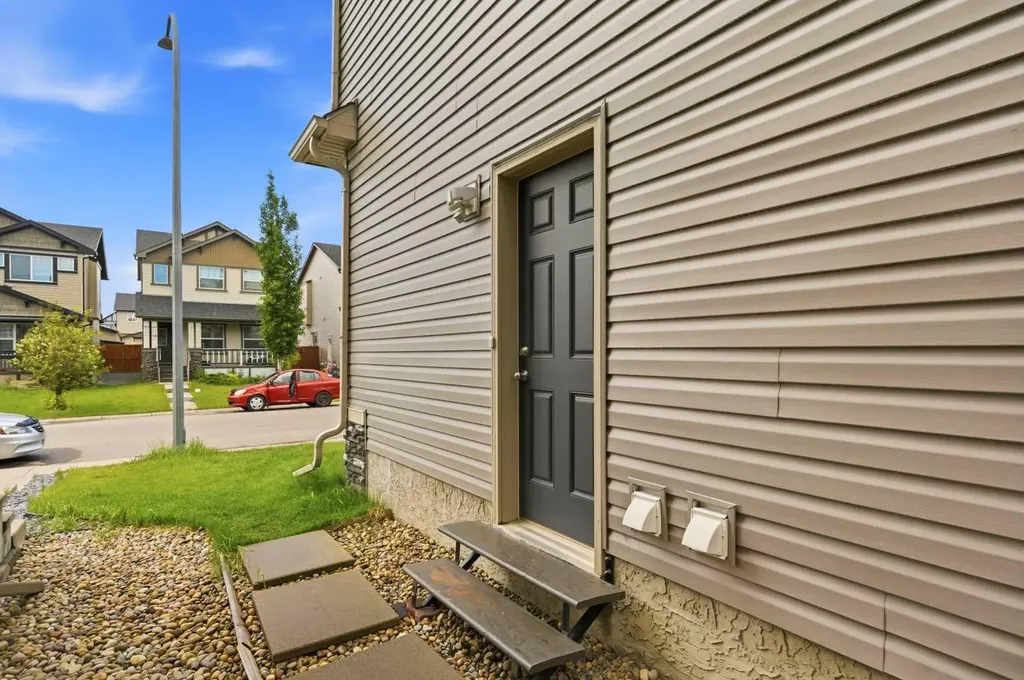 19 Skyview Point Road NE Calgary AB T3N0G9
