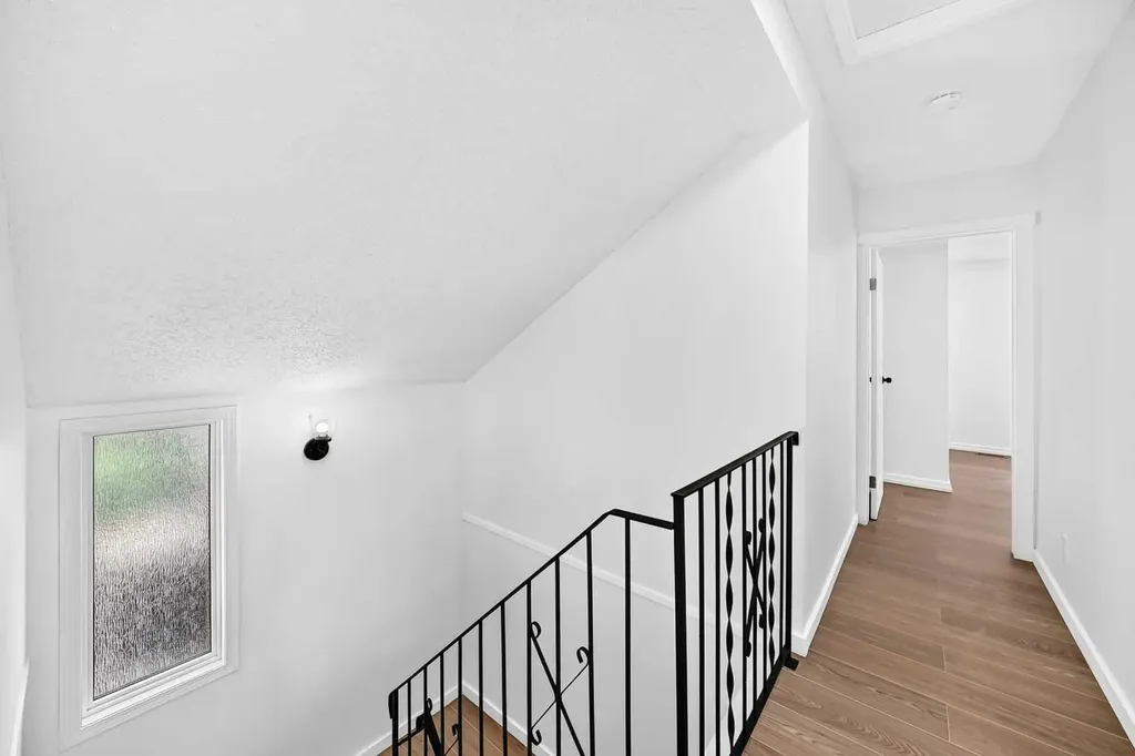 829 Coach Bluff Crescent SW Calgary AB T3H 1B1