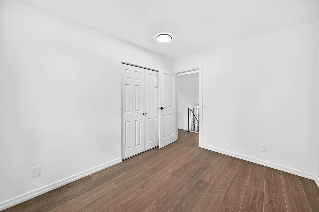 829 Coach Bluff Crescent SW Calgary AB T3H 1B1