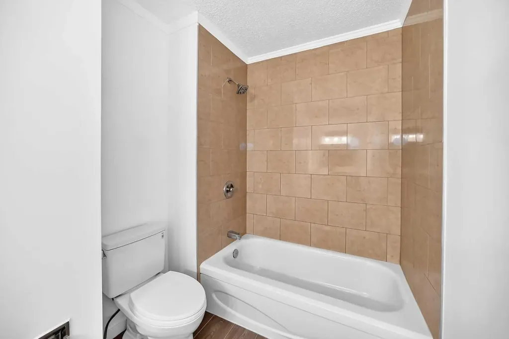 829 Coach Bluff Crescent SW Calgary AB T3H 1B1