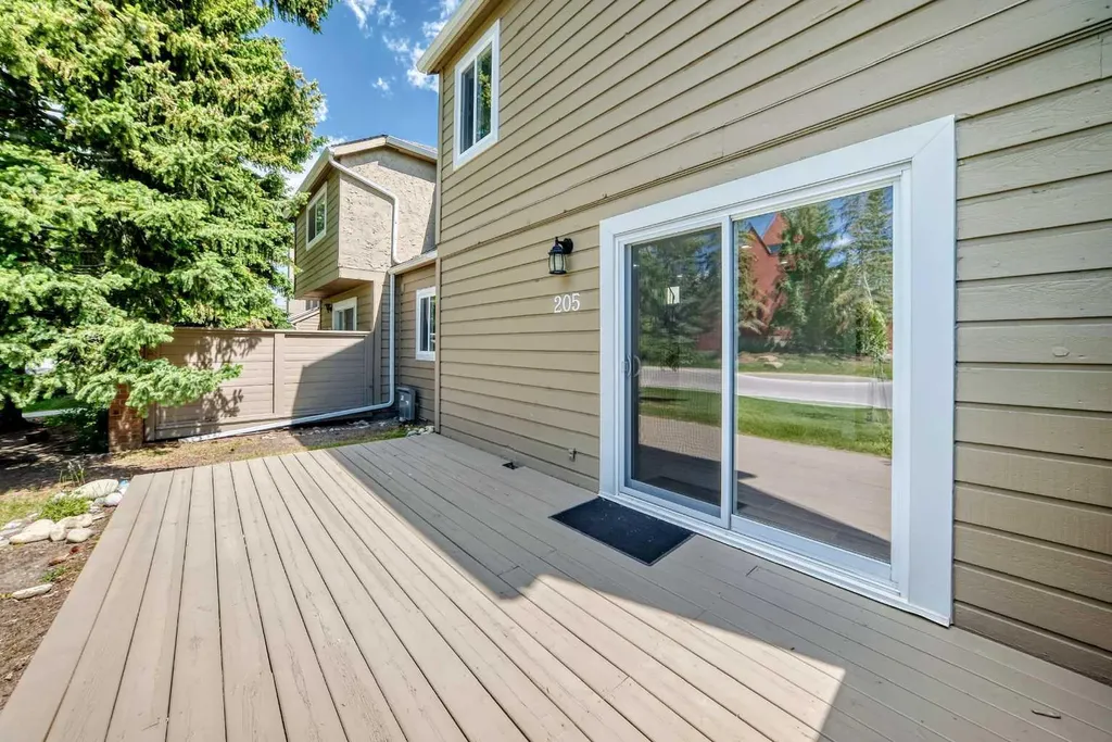 829 Coach Bluff Crescent SW Calgary AB T3H 1B1