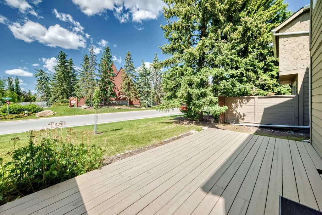 829 Coach Bluff Crescent SW Calgary AB T3H 1B1