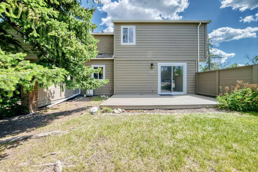 829 Coach Bluff Crescent SW Calgary AB T3H 1B1