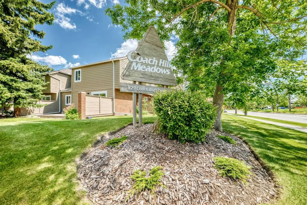 829 Coach Bluff Crescent SW Calgary AB T3H 1B1