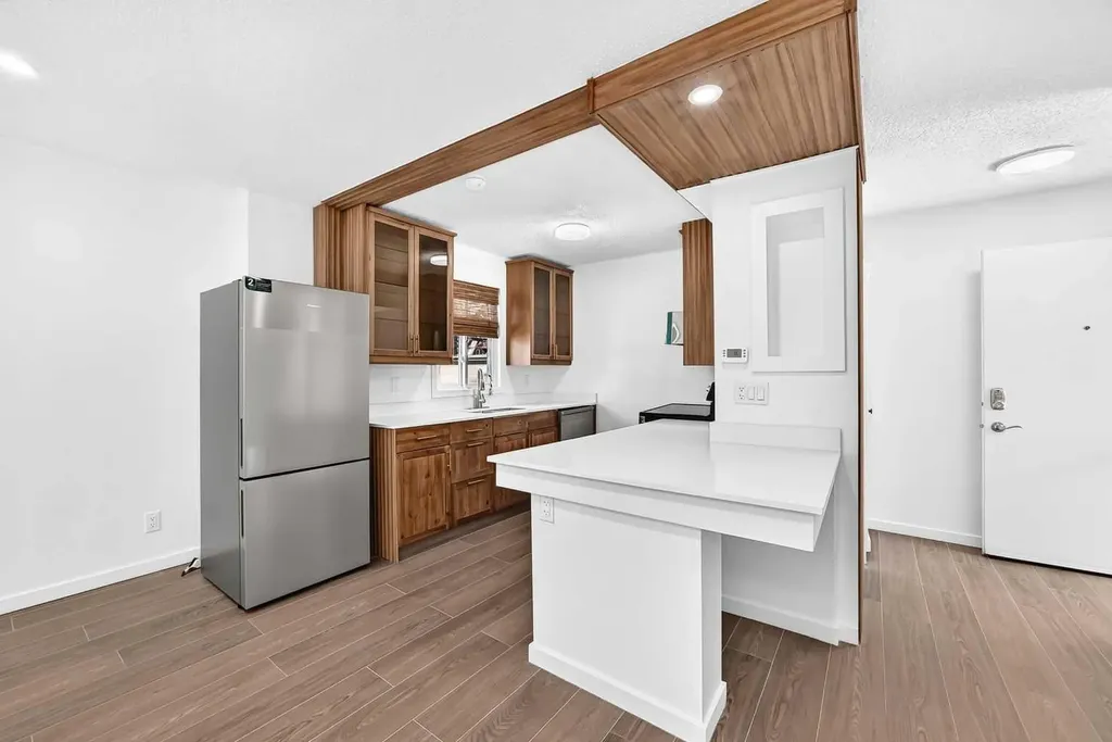 829 Coach Bluff Crescent SW Calgary AB T3H 1B1