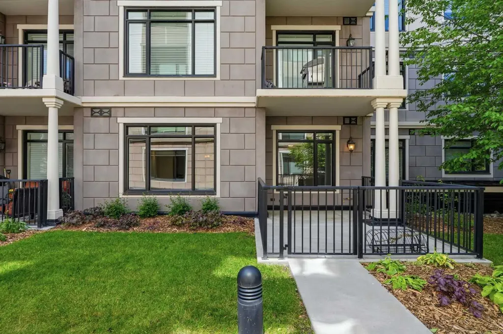 221 Quarry Way SE Calgary AB T2C5G4