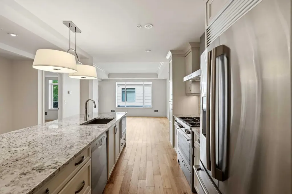 221 Quarry Way SE Calgary AB T2C5G4