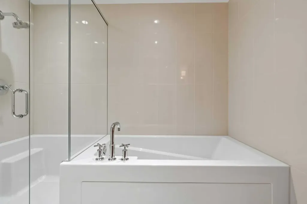 221 Quarry Way SE Calgary AB T2C5G4