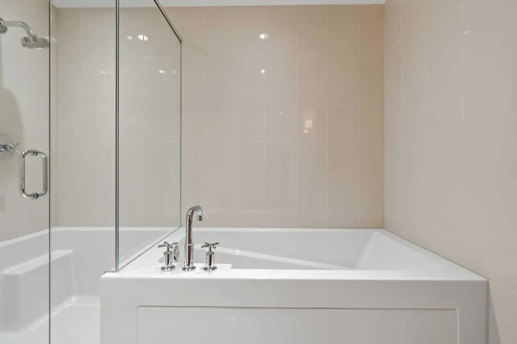221 Quarry Way SE Calgary AB T2C5G4