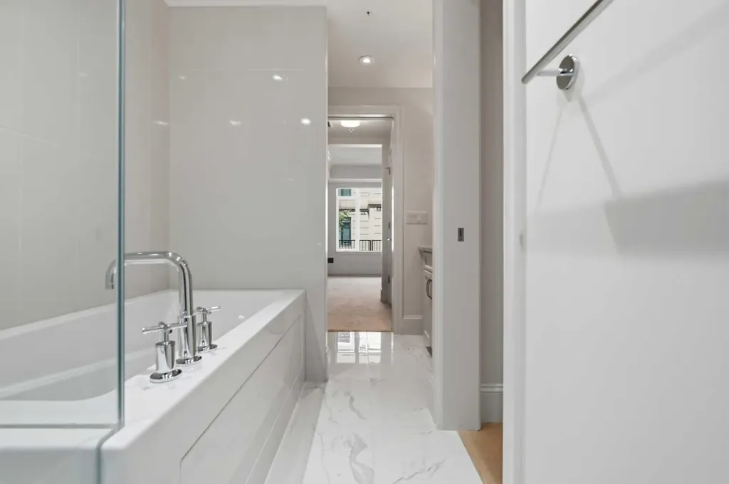 221 Quarry Way SE Calgary AB T2C5G4