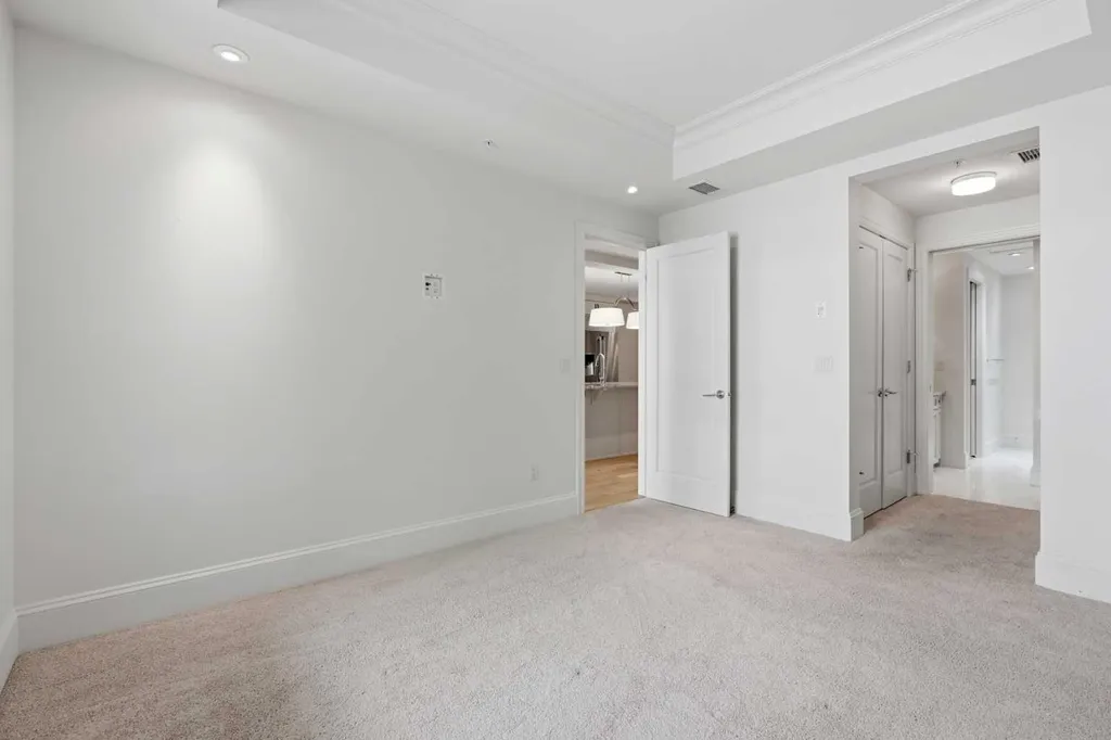 221 Quarry Way SE Calgary AB T2C5G4