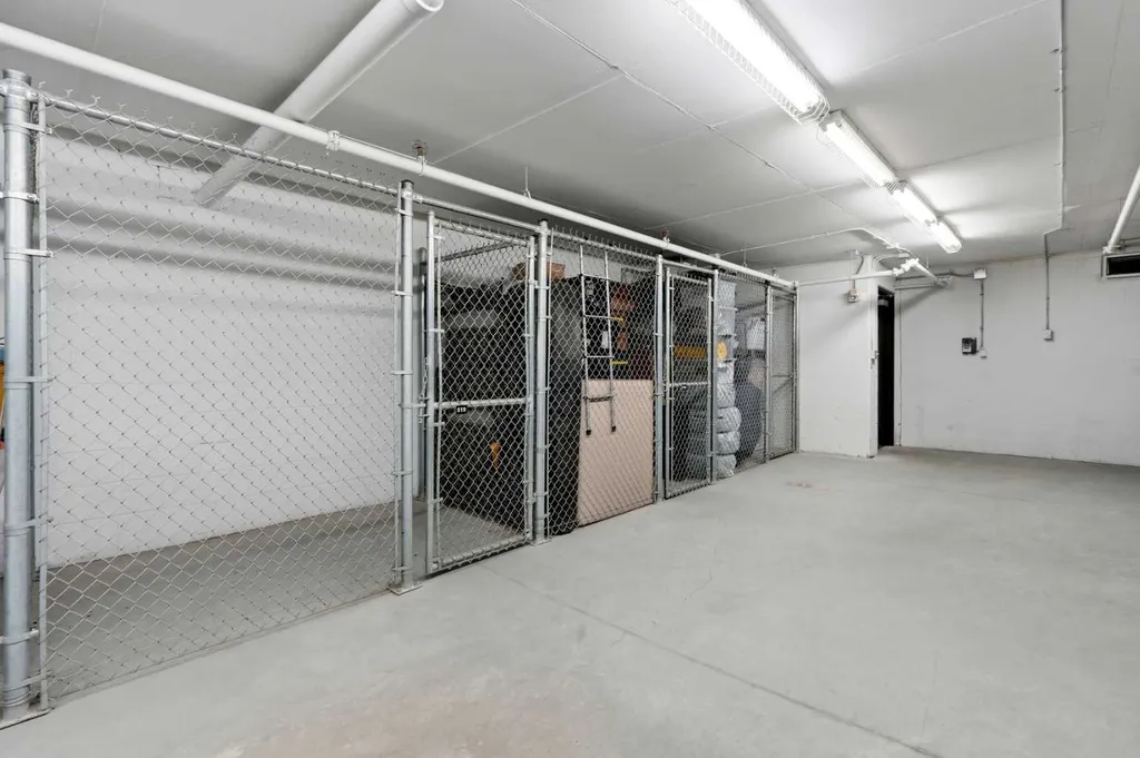 221 Quarry Way SE Calgary AB T2C5G4