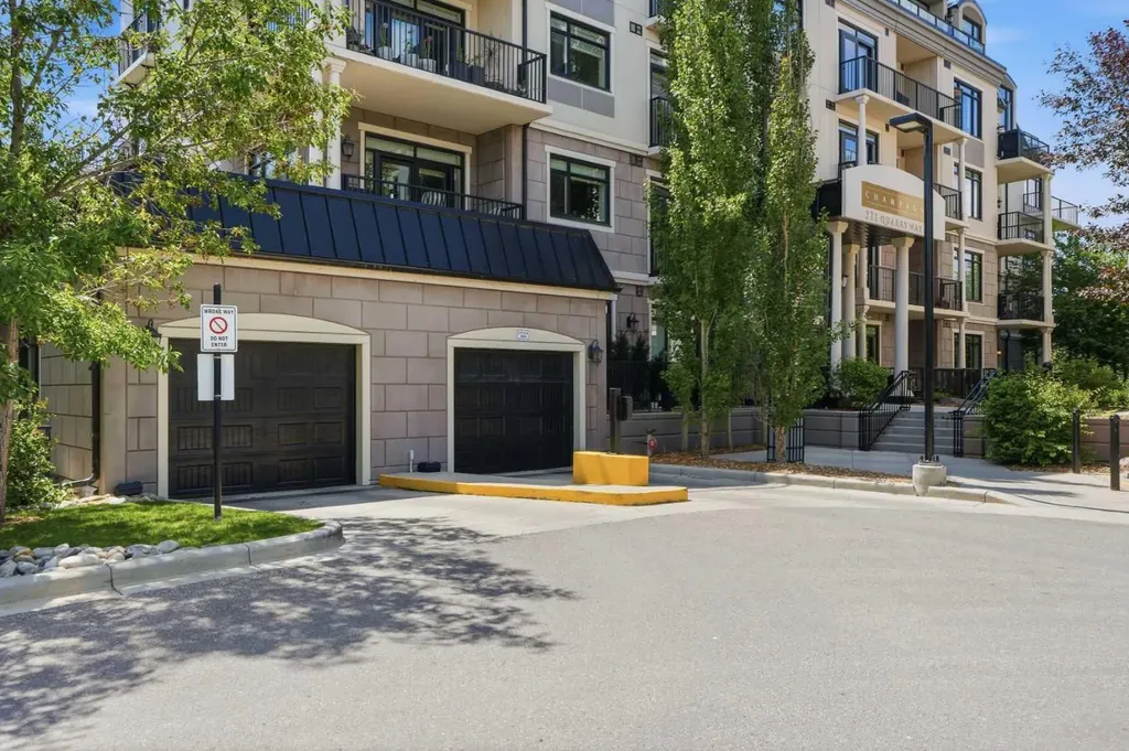 221 Quarry Way SE Calgary AB T2C5G4