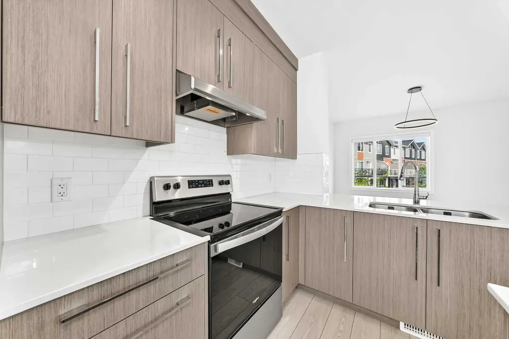 335 Creekside Boulevard SW Calgary AB T2X 5L1