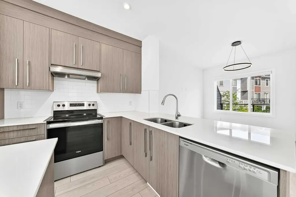 335 Creekside Boulevard SW Calgary AB T2X 5L1