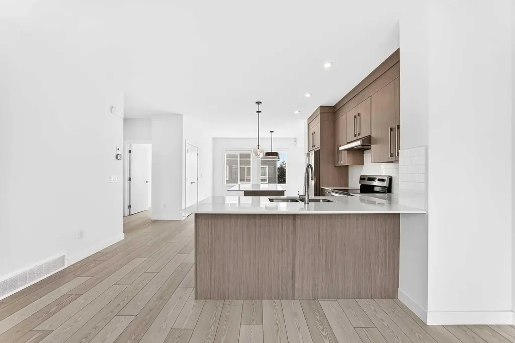 335 Creekside Boulevard SW Calgary AB T2X 5L1