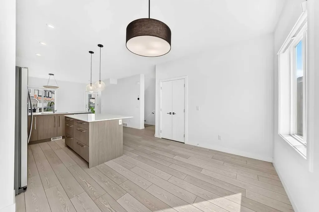 335 Creekside Boulevard SW Calgary AB T2X 5L1