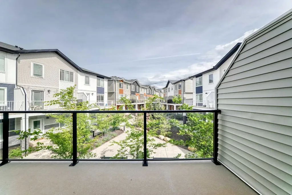 335 Creekside Boulevard SW Calgary AB T2X 5L1