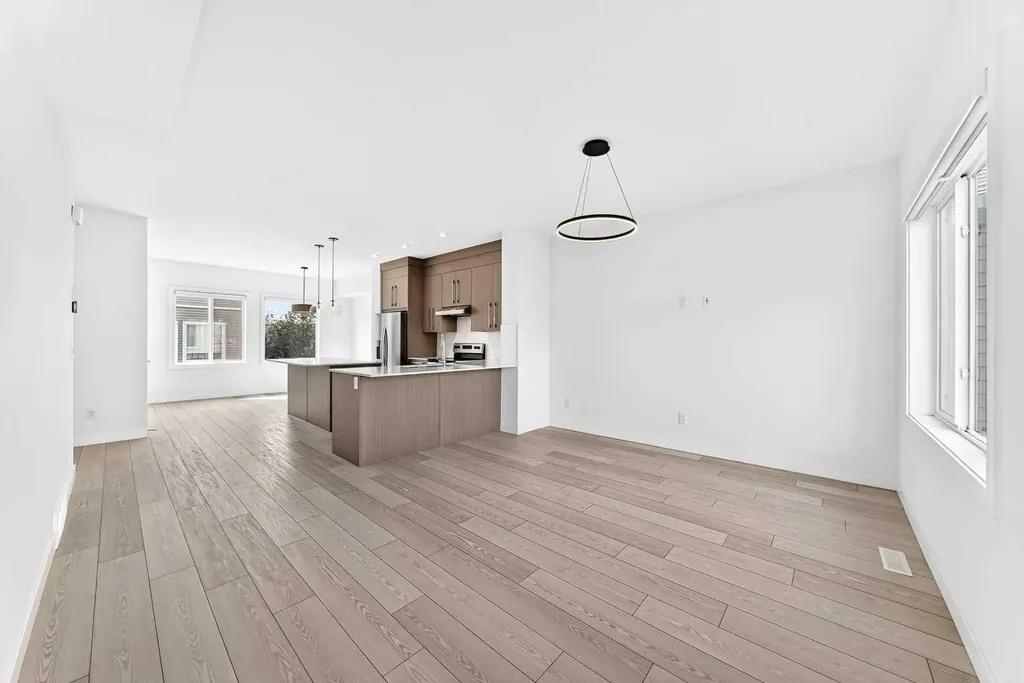 335 Creekside Boulevard SW Calgary AB T2X 5L1