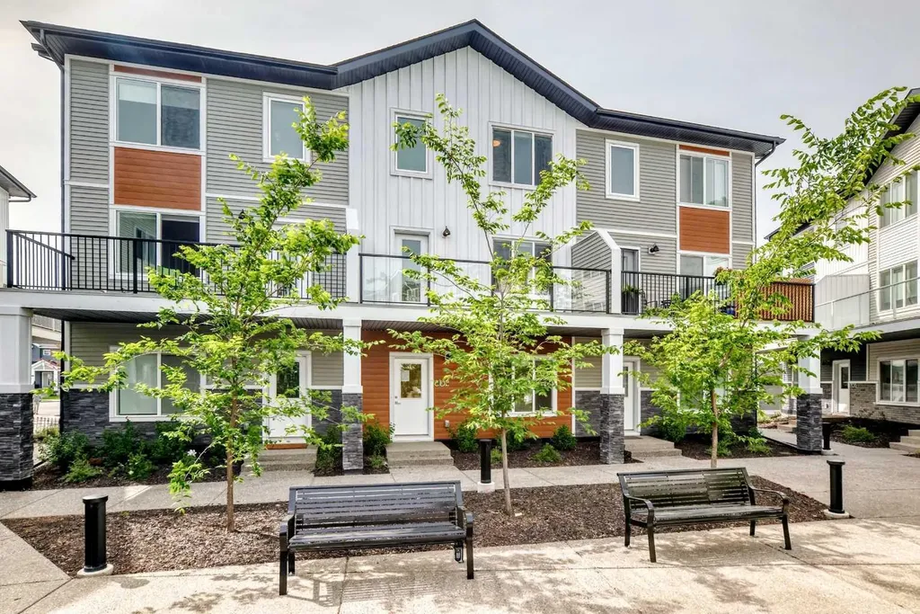 335 Creekside Boulevard SW Calgary AB T2X 5L1