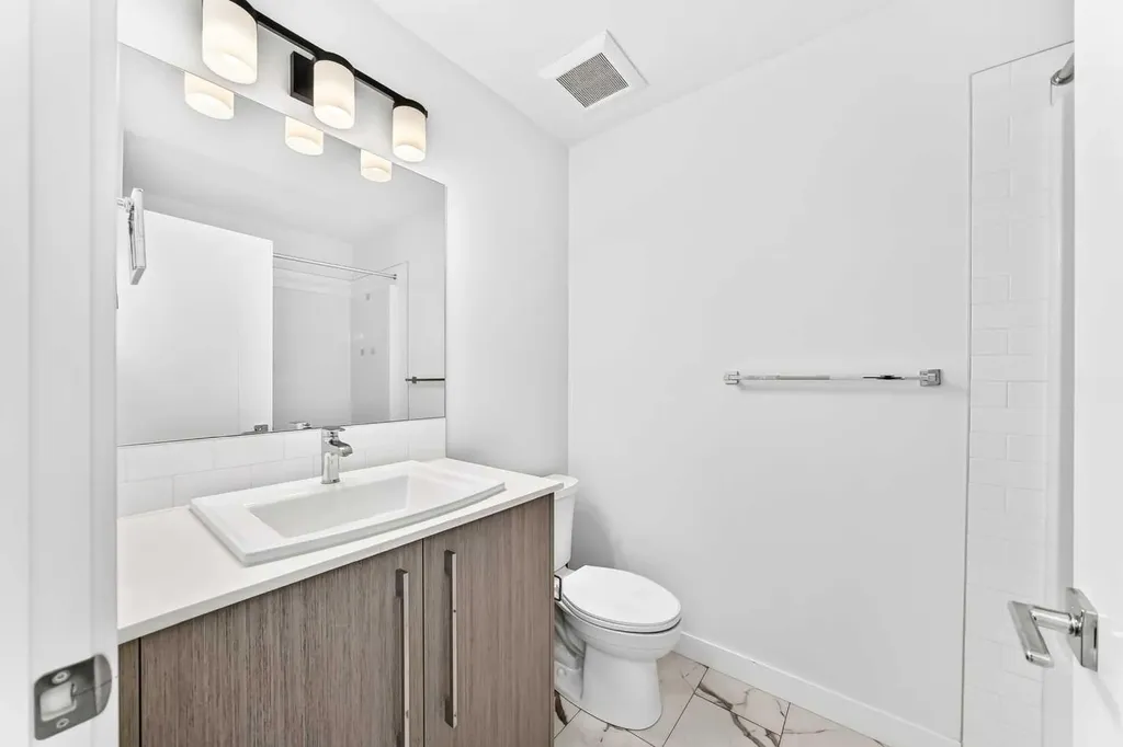 335 Creekside Boulevard SW Calgary AB T2X 5L1