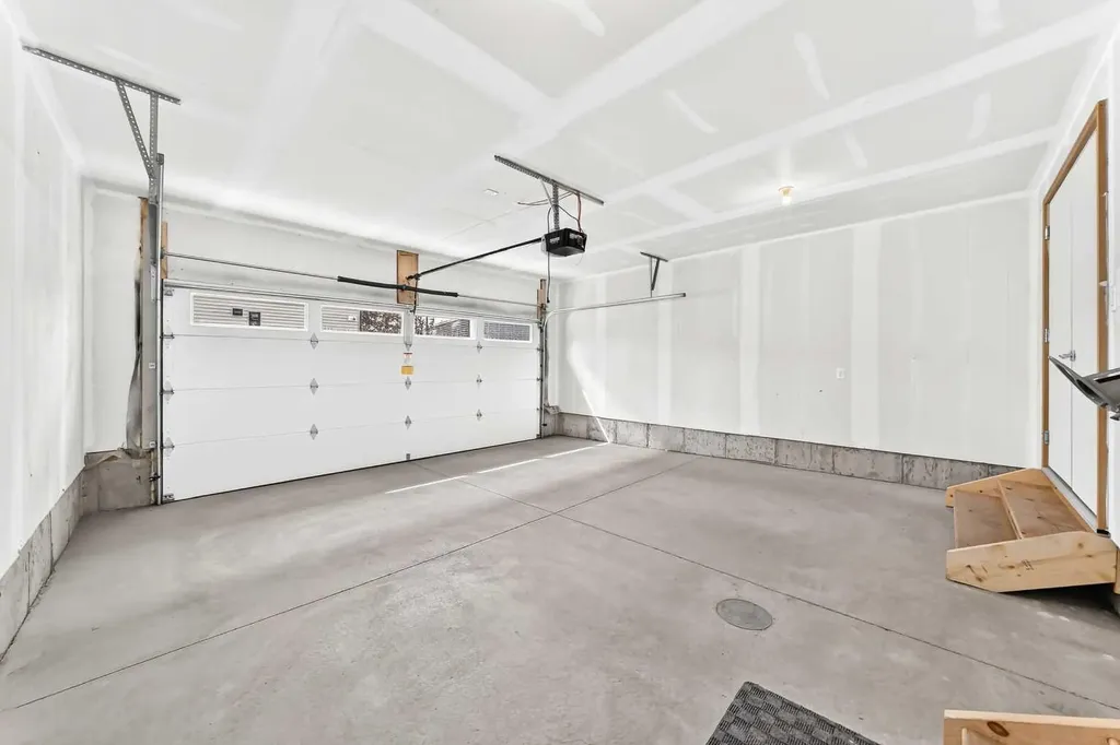 335 Creekside Boulevard SW Calgary AB T2X 5L1