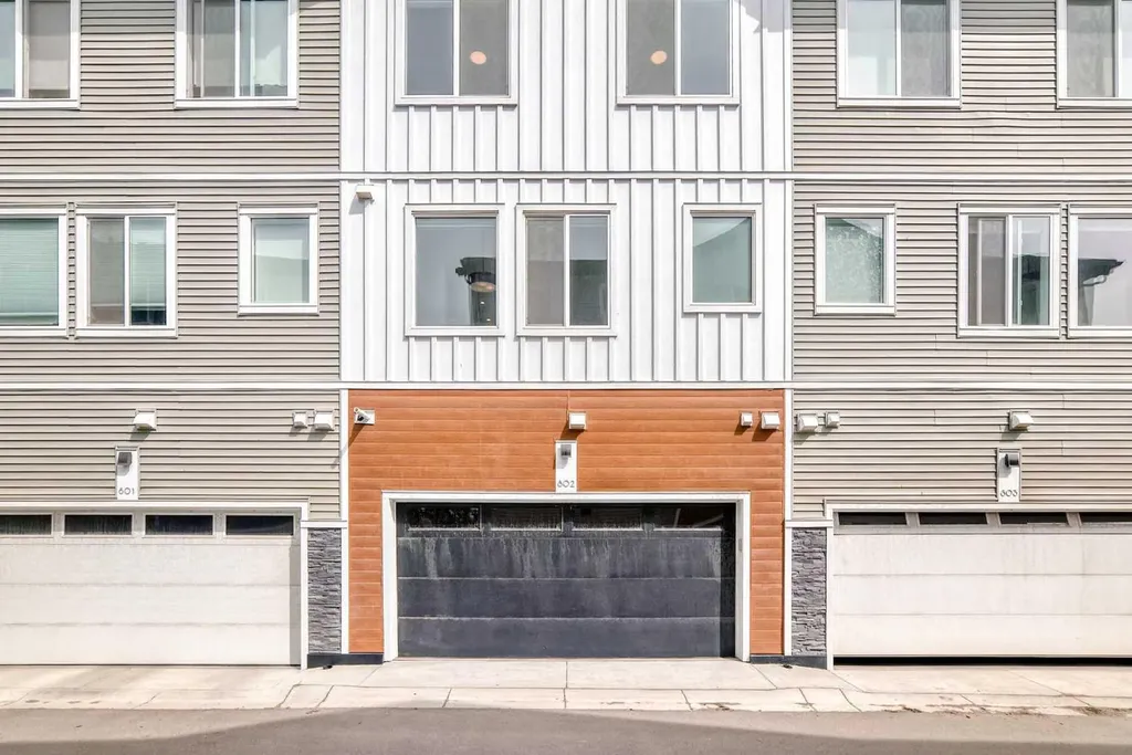 335 Creekside Boulevard SW Calgary AB T2X 5L1