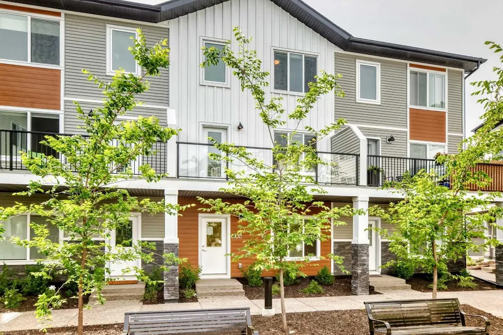 335 Creekside Boulevard SW Calgary AB T2X 5L1