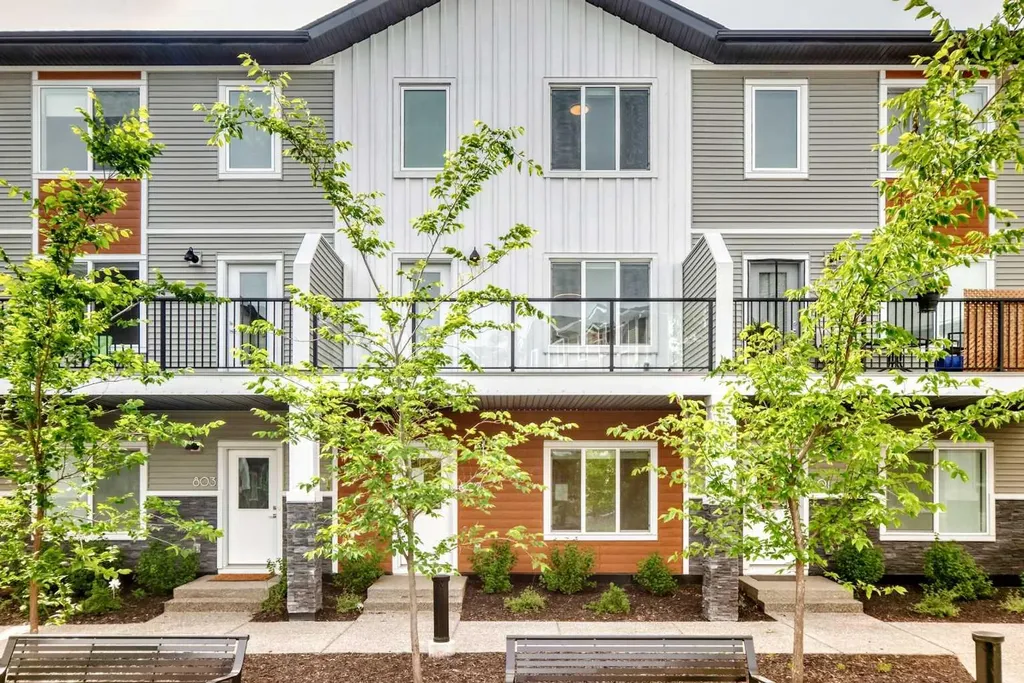 335 Creekside Boulevard SW Calgary AB T2X 5L1