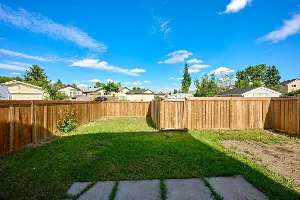 20 Erin Ridge Court SE Calgary AB T2B3B2
