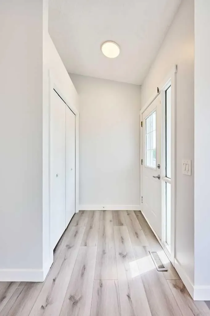 20 Erin Ridge Court SE Calgary AB T2B3B2
