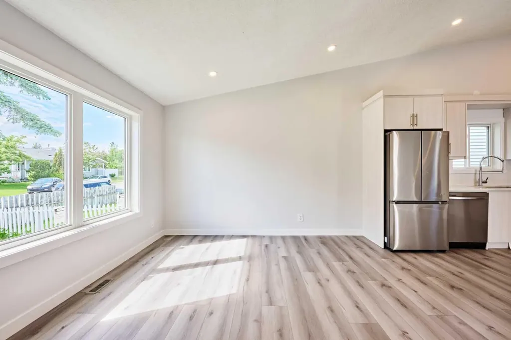 20 Erin Ridge Court SE Calgary AB T2B3B2