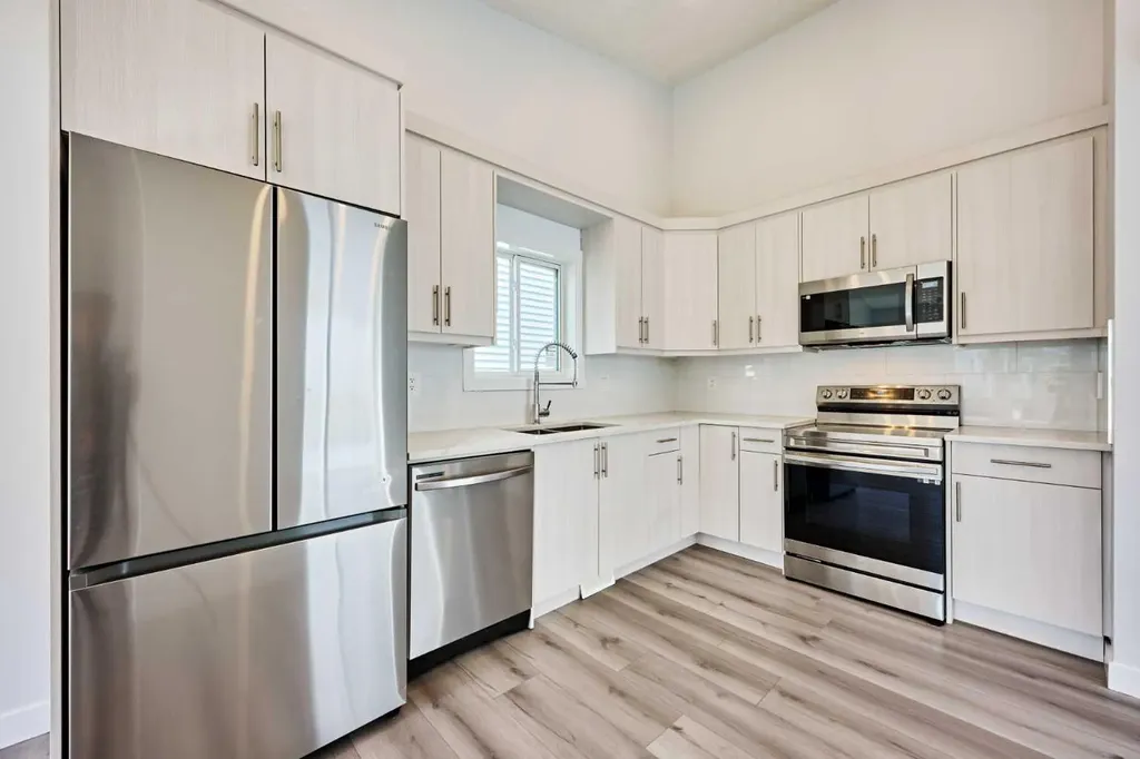 20 Erin Ridge Court SE Calgary AB T2B3B2