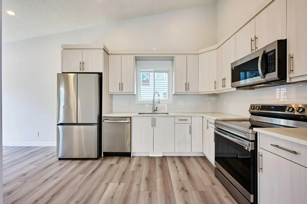 20 Erin Ridge Court SE Calgary AB T2B3B2