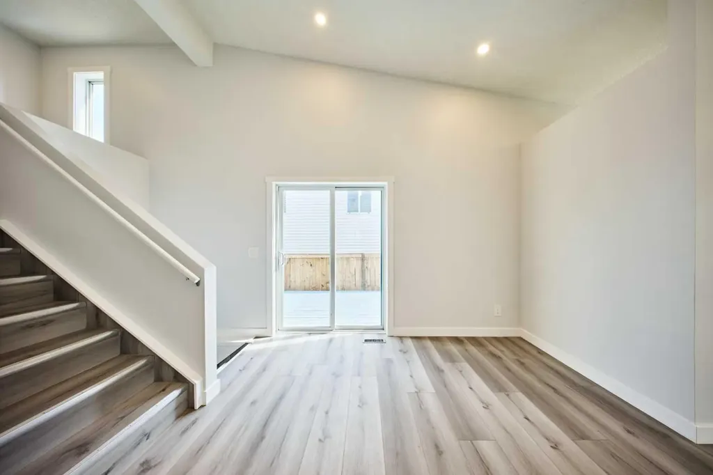 20 Erin Ridge Court SE Calgary AB T2B3B2