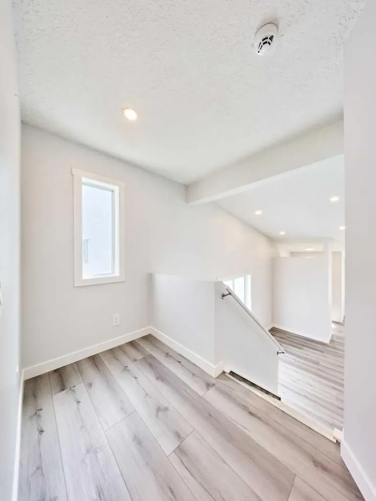 20 Erin Ridge Court SE Calgary AB T2B3B2