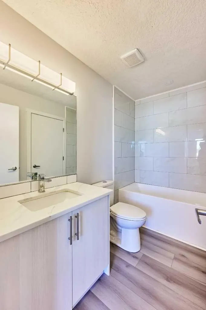 20 Erin Ridge Court SE Calgary AB T2B3B2
