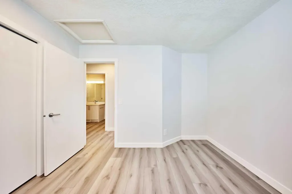 20 Erin Ridge Court SE Calgary AB T2B3B2