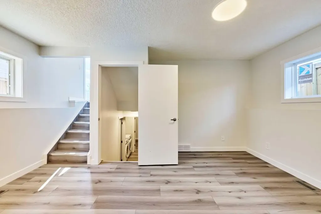 20 Erin Ridge Court SE Calgary AB T2B3B2
